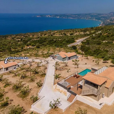 Villa Katoikia Mia By *